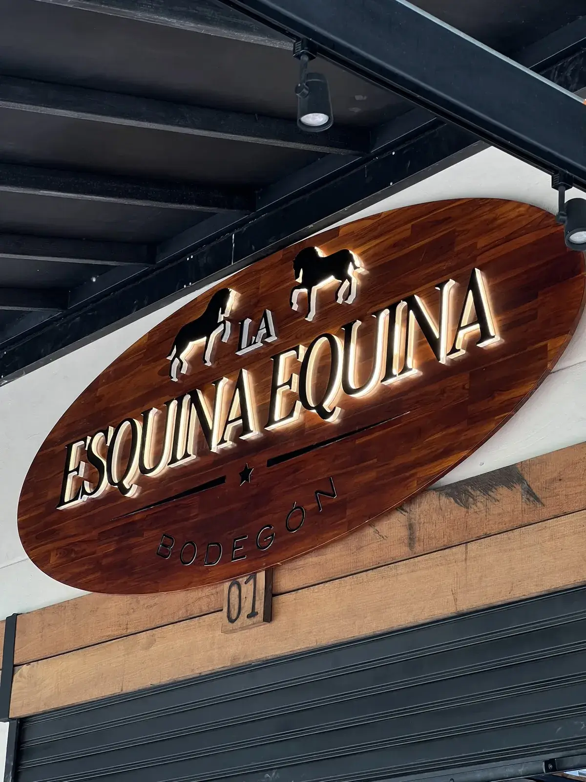 Esquina Equina — Solidlux®