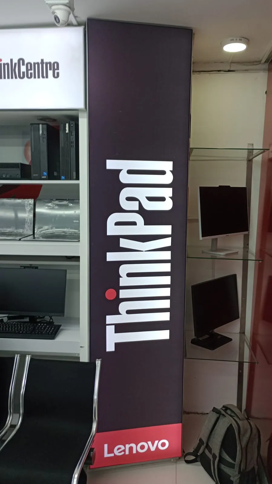Lenovo — Easybox® · Medellín