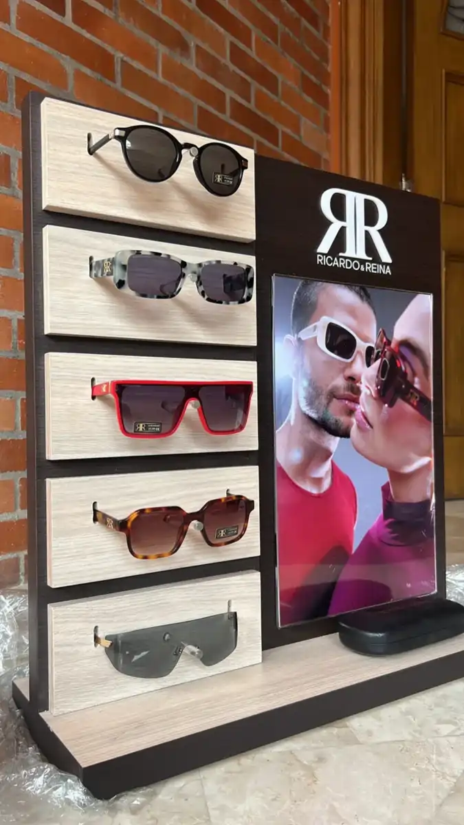 Exhibidor soporte gafas — Producción especial